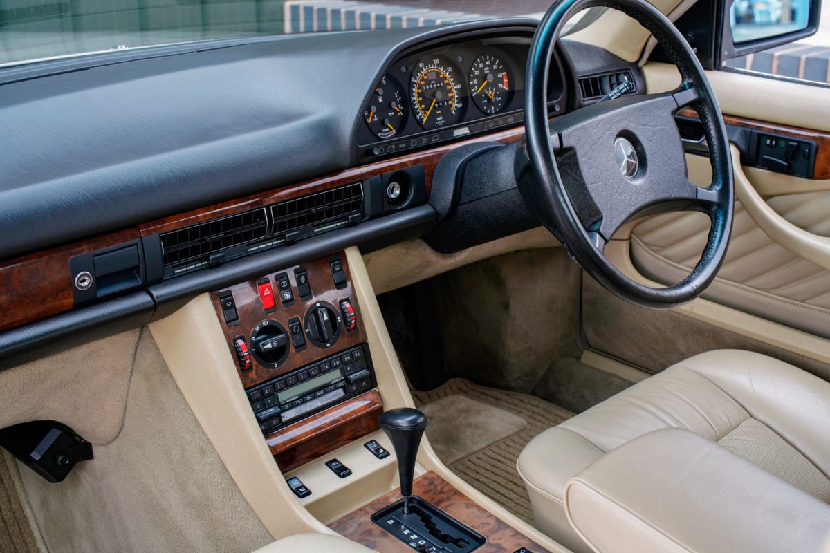 19 Mercedes Benz 560sec C126 2116 Sold Smoke Silver With Mushroom Leather The Slshop