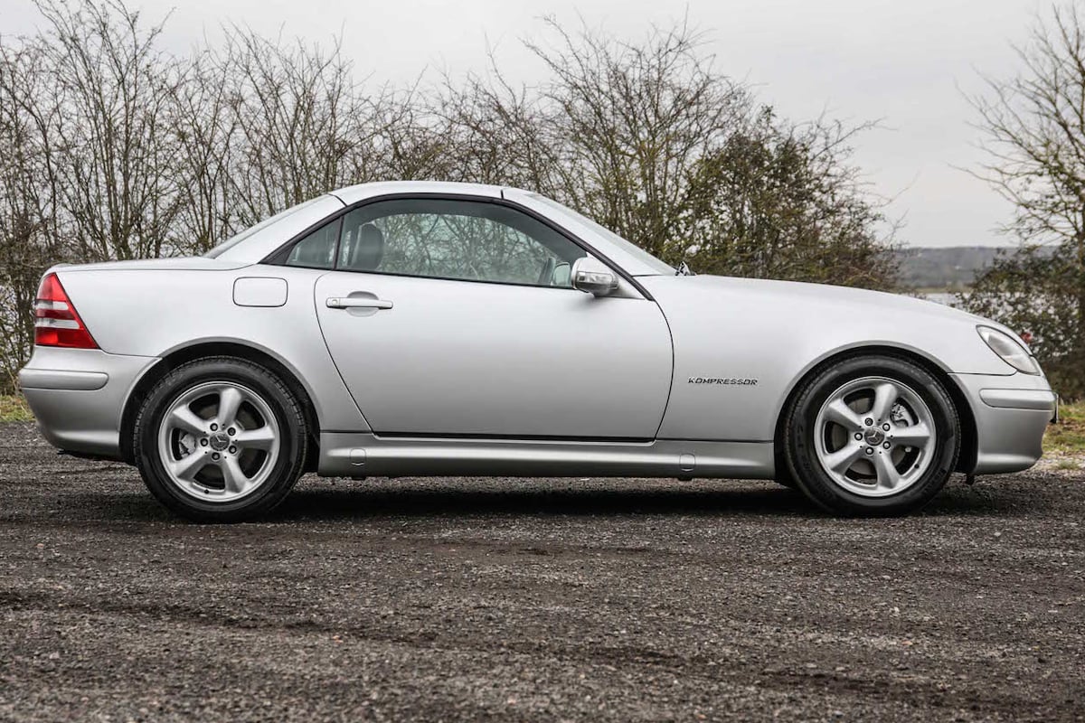 2002 MercedesBenz SLK 230 (R170) 2196 Silver with Black Leather The