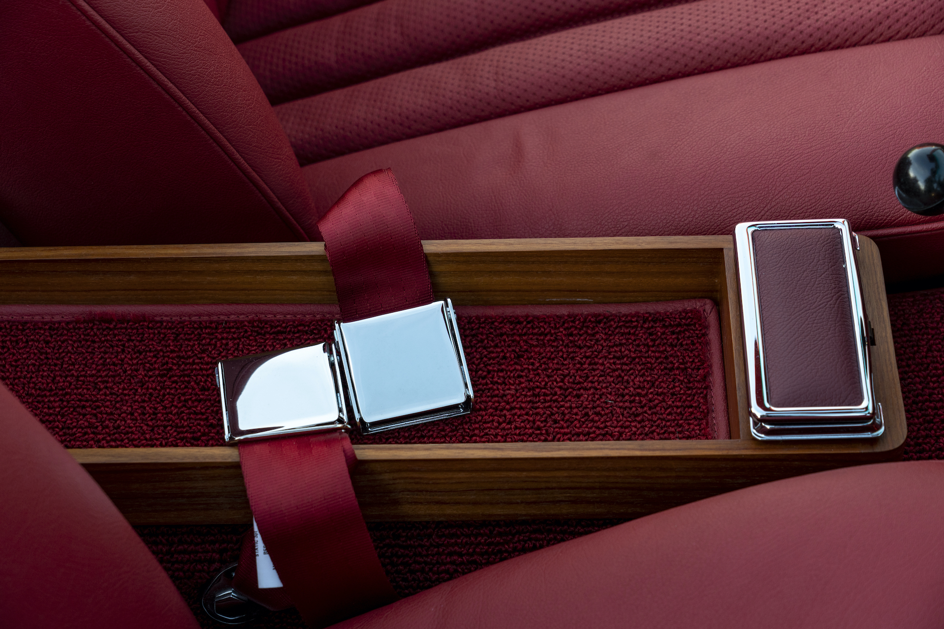 Beautiful centre console of a Mercedes Pagoda