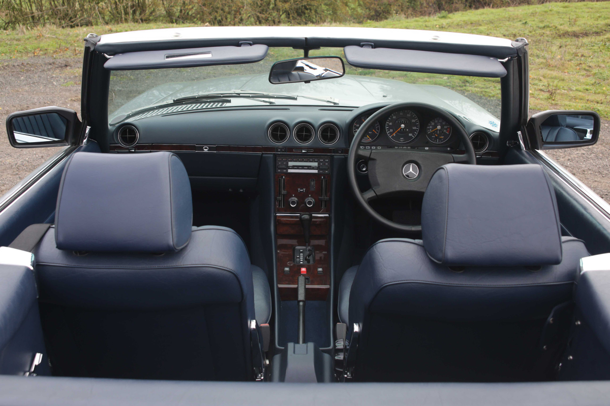 300 SL Royal Blue MB Text Interior