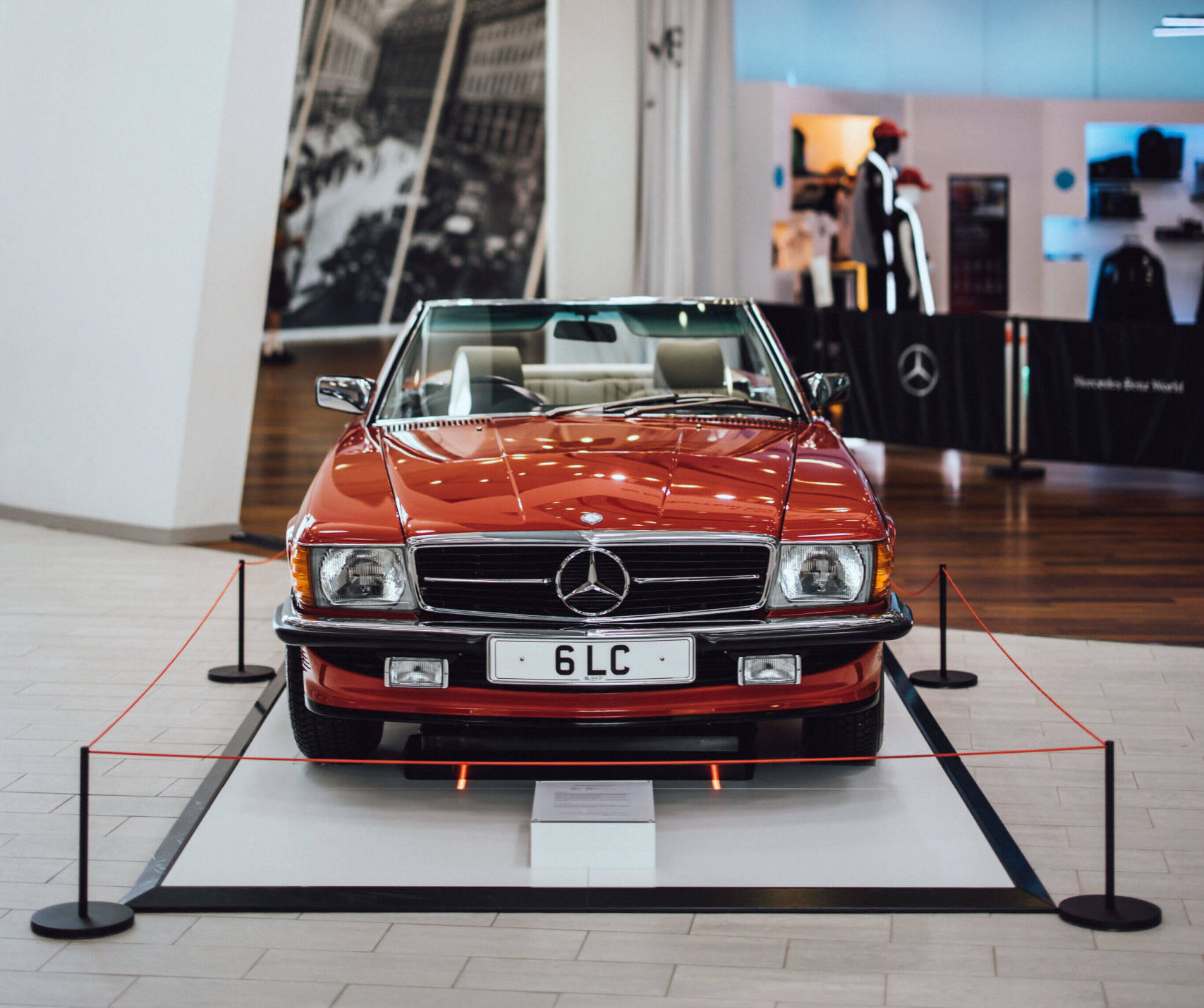 Mercedes SL 107 model history