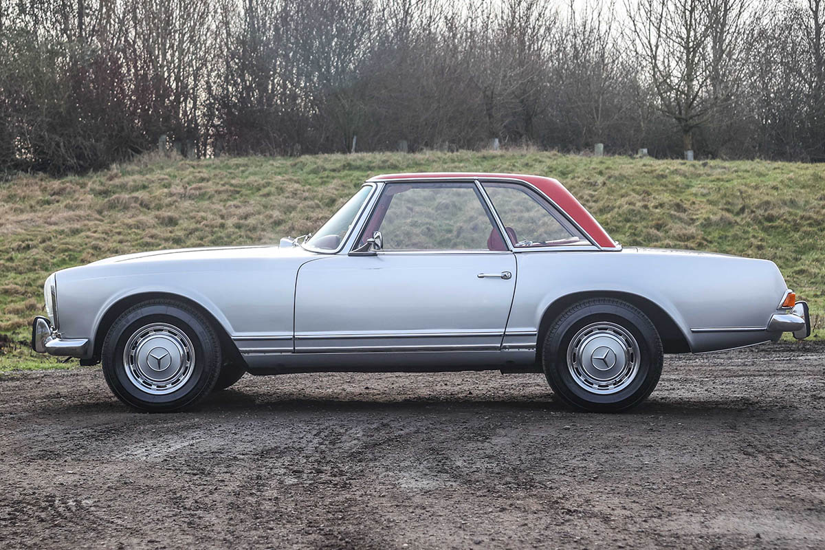 Side profile of a 1970s 280 sl