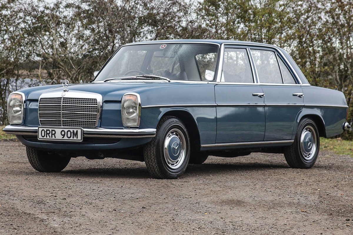 230/4 W115 Saloon 