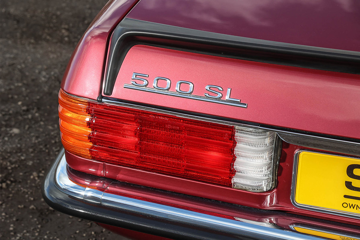 #2353 500SL Badge