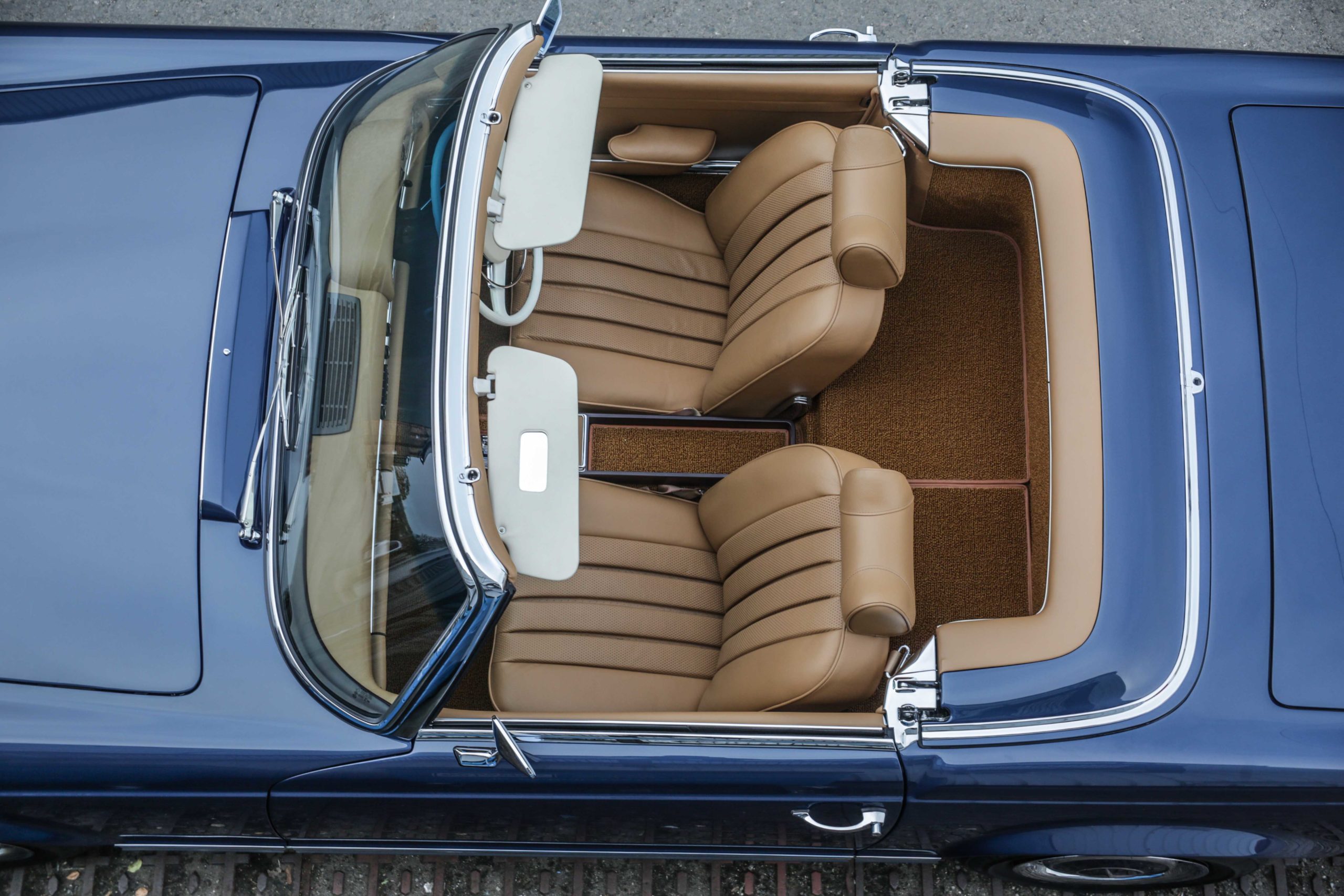 Interior of the 280 SL In Blue Metallic by SLSHOP