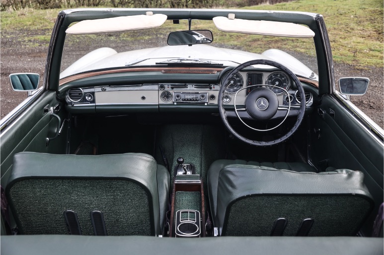 1970 280 SL Mercedes Interior