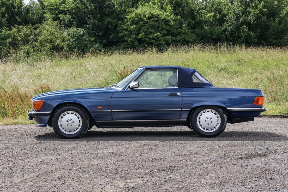 Mercedes-Benz 500 SL (R107) Nautic Blue (929) with Cream Leather (275 ...