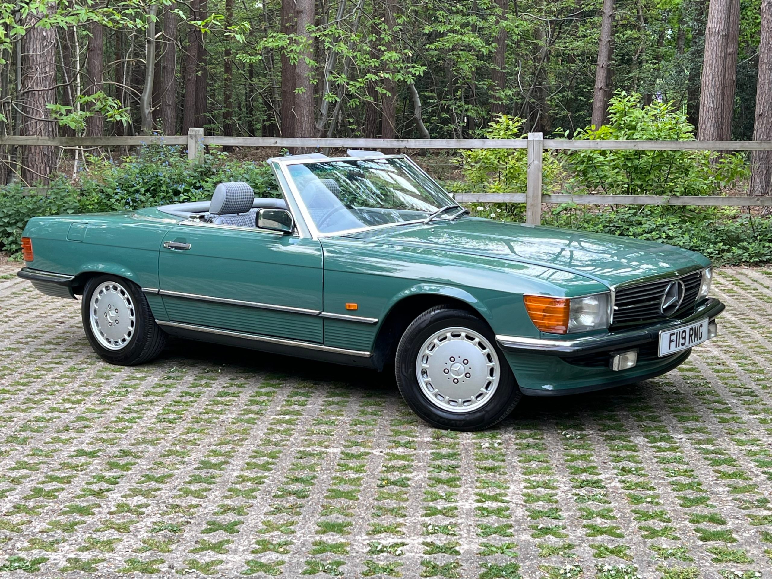 Agate Green R107 300 SL for Sale on SLSHOP MarketPlace