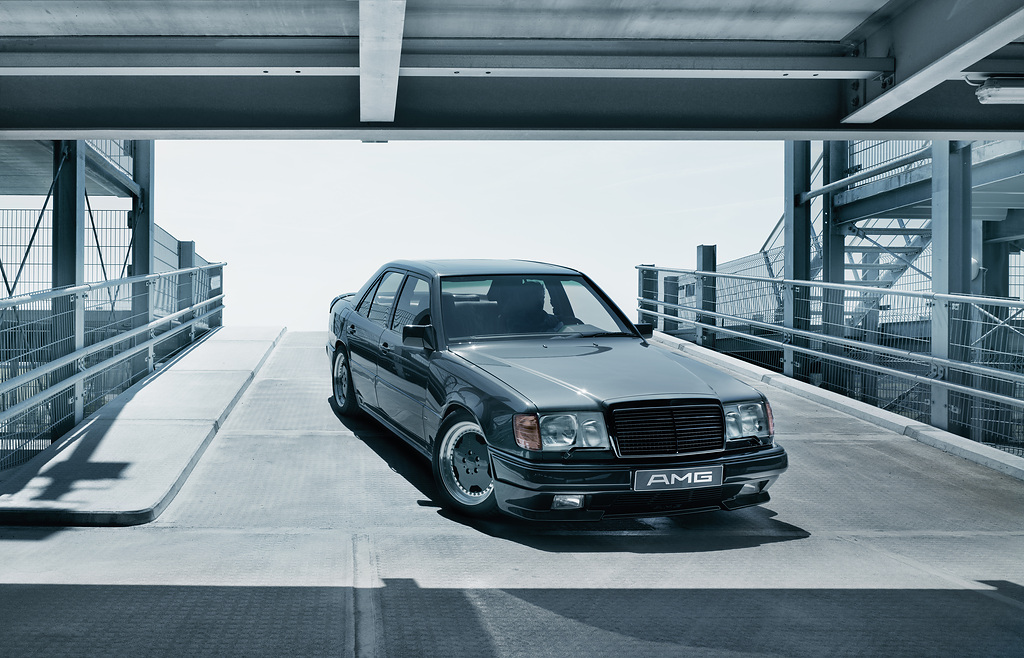 Mercedes R129 SL turning a corner.