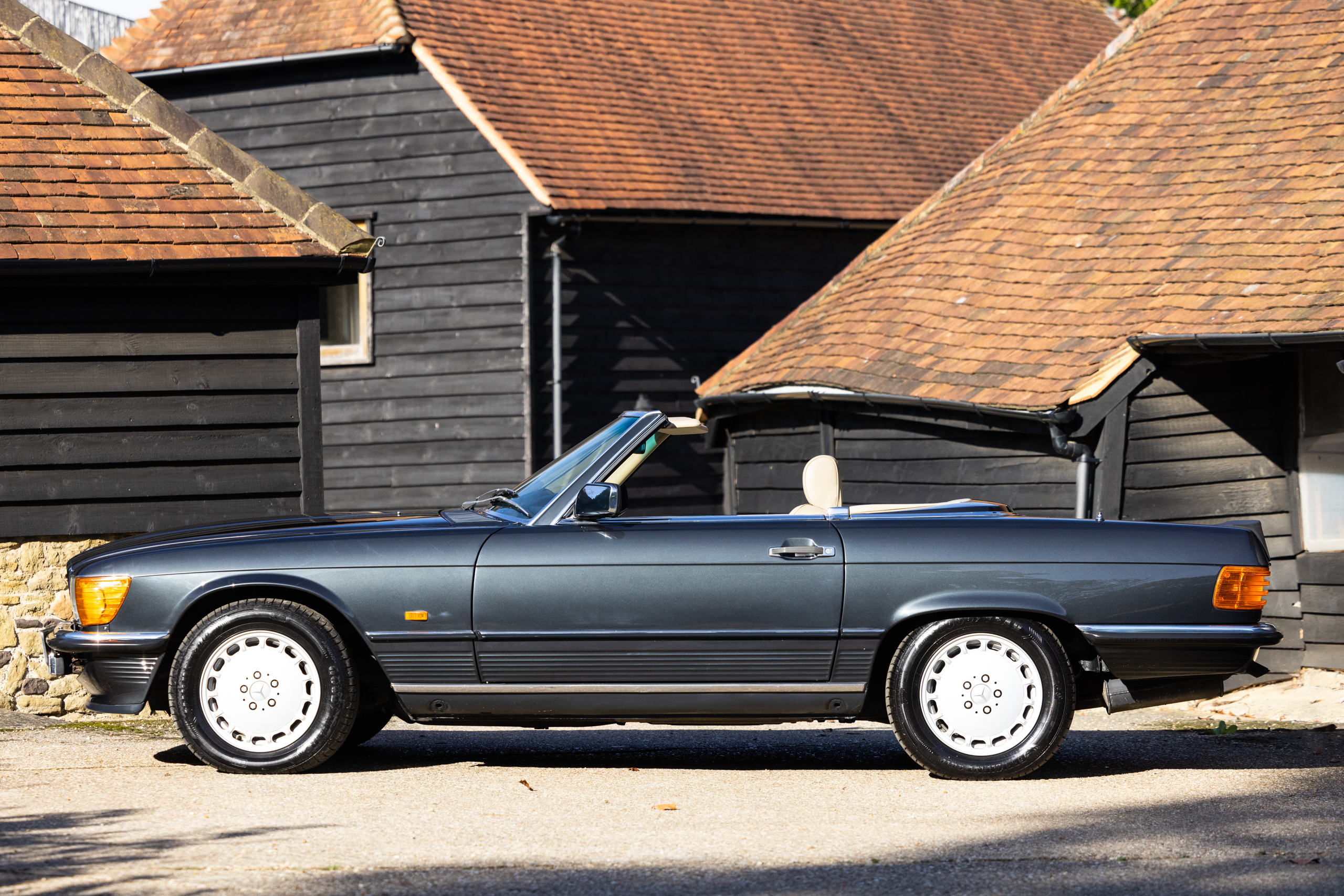 1989 Mercedes Benz R107 500SL Blue Black Metallic (199) with