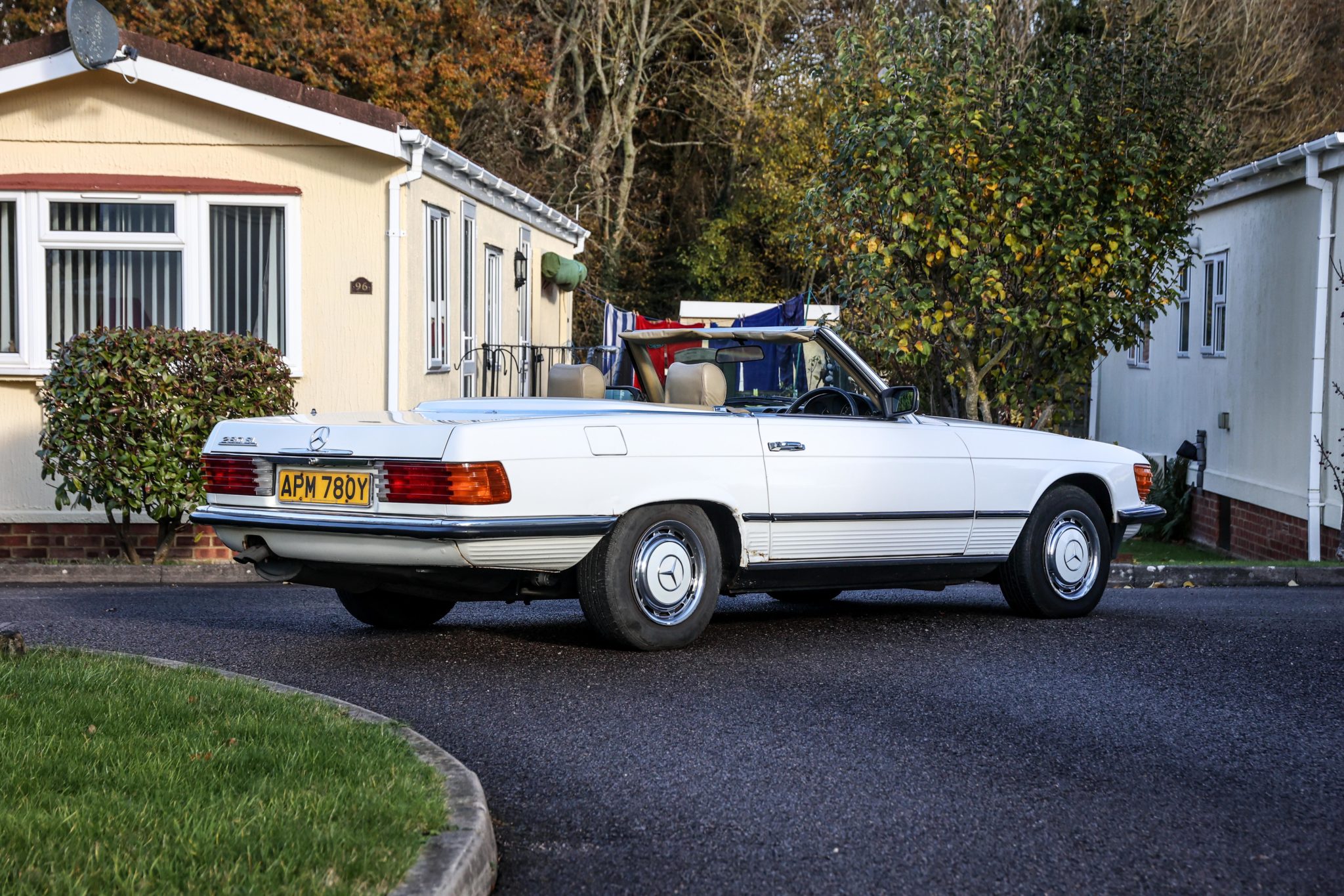1983 Mercedes Benz R107 280SL Classic White (737) with Beige Leather ...