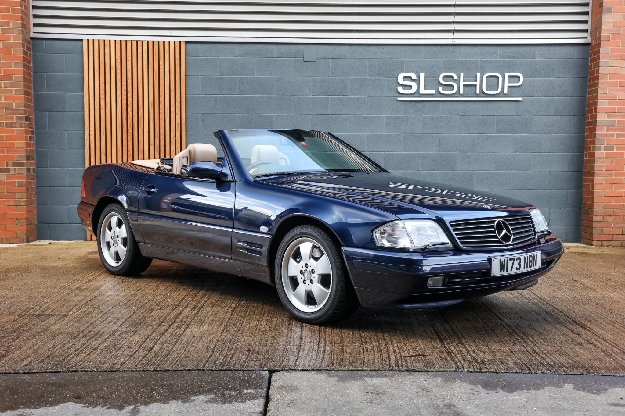 2000 Mercedes Benz SL320 (R129) Azurite Blue Metallic (366) with 2000 Mercedes Benz SL320 (R129) Azurite Blue Metallic (366) with