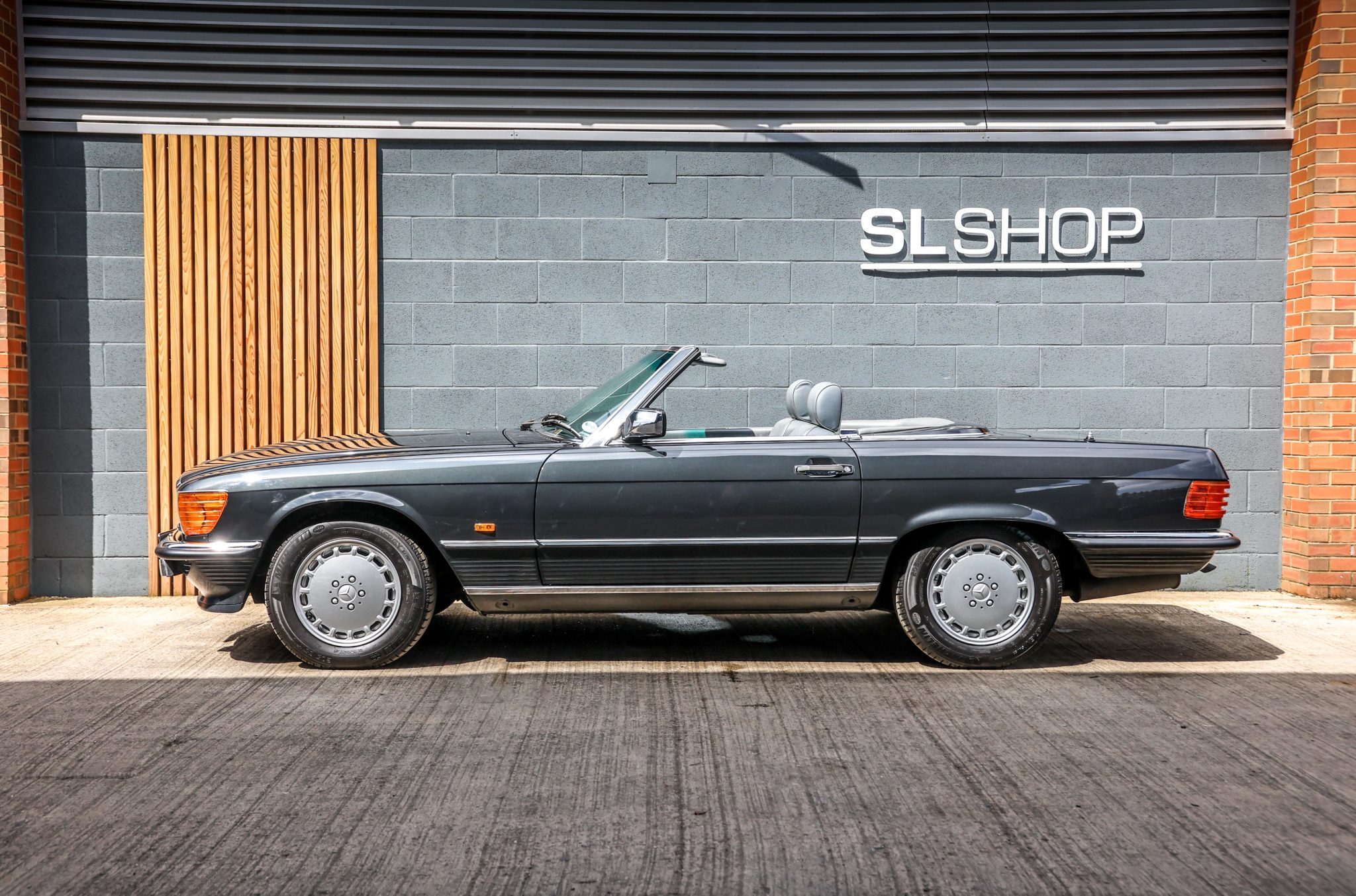 1988 Mercedes Benz R107 420SL Blue Black Metallic (199) with Grey ...