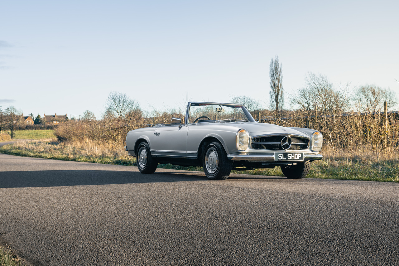 1969 Mercedes Benz W113 280SL