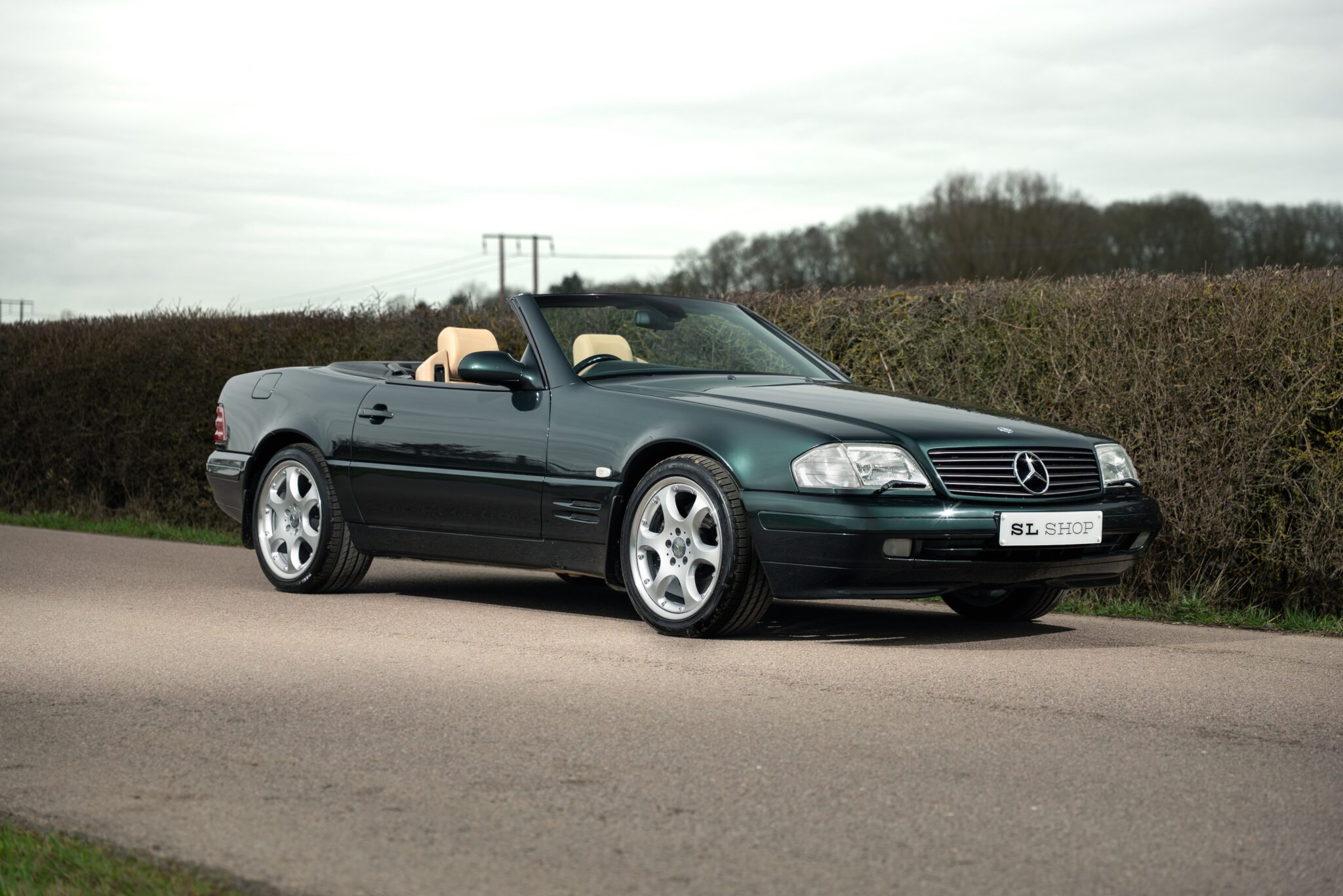 2001 Mercedes-Benz R129 320SL...